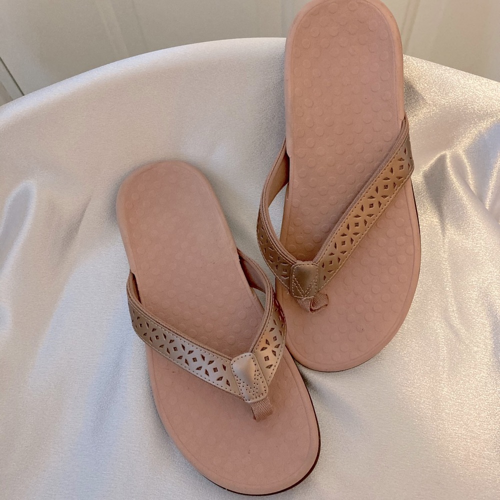 Vionic Flip Flop Sandal size 7
